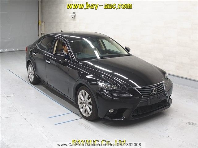 lexus is 2016 CFJ1832008 image 1