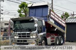 isuzu giga 2005 CFJ1657386