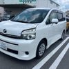 toyota voxy 2012 CFJ1557877 image 1