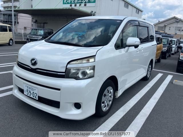 toyota voxy 2012 CFJ1557877 image 1