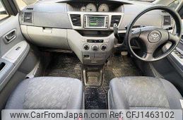 toyota noah 2004 504928-931700