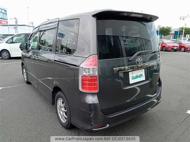 toyota noah 2007 TE754 image 1