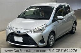 toyota vitz 2017 CFJ1694276
