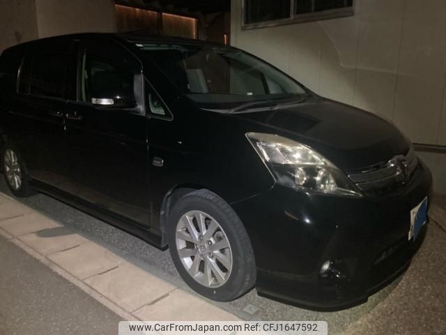 toyota isis 2011 CFJ1647592 image 2