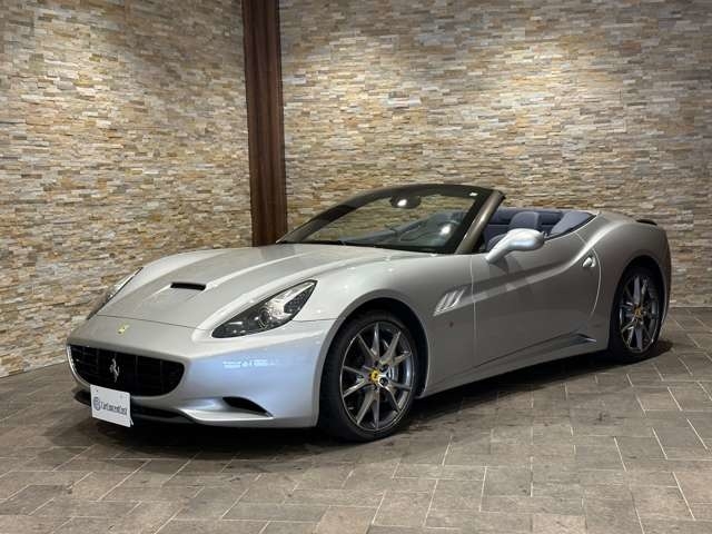 Ferrari California カタログ カリフォルニア（フェラーリ）の歴代モデル・グレード別カタログ