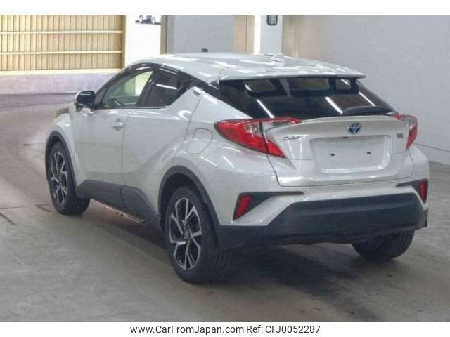 toyota c-hr 2017 -TOYOTA--C-HR DAA-ZYX10--ZYX10-2067686---TOYOTA--C-HR DAA-ZYX10--ZYX10-2067686- image 2