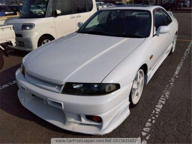 nissan skyline 1996 CFJ1633452 image 1
