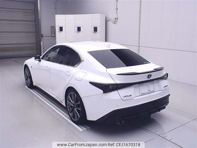 lexus is 2020 CFJ1670318 image 2