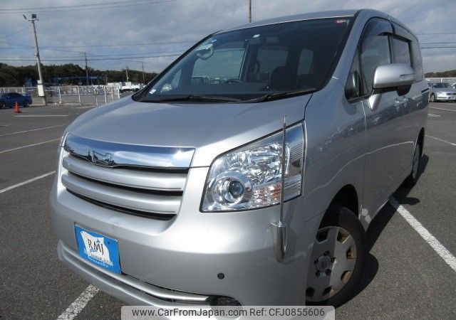 toyota noah 2008 Y2025020031F-12 image 1