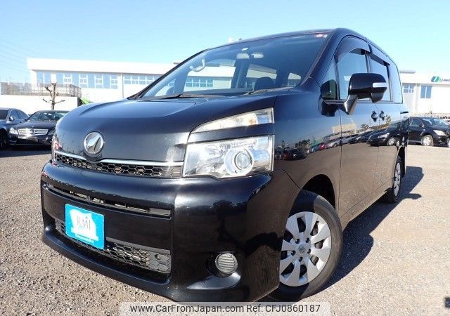 toyota voxy 2013 N2025010015F-24 image 1