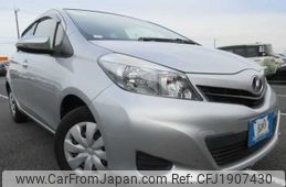 toyota vitz 2013 CFJ1907430