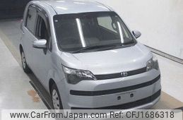 toyota spade 2013 CFJ1686318