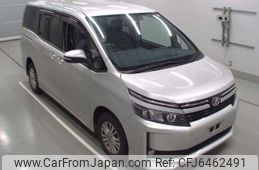 toyota voxy 2015 CFJ6462491