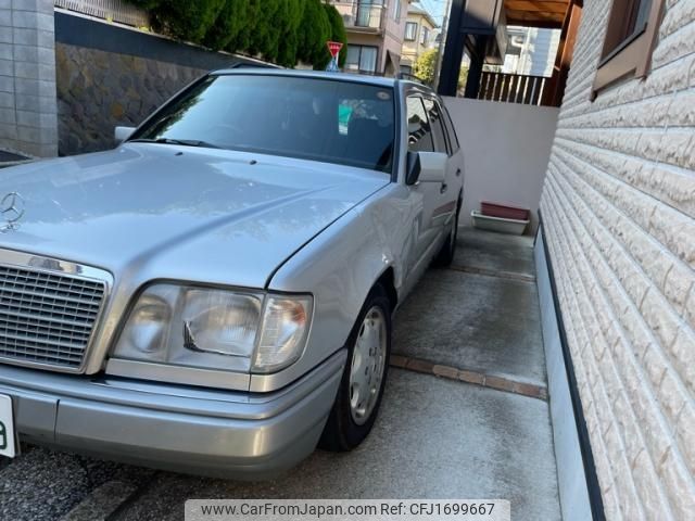 mercedes-benz e-class-station-wagon 1994 CFJ1699667 image 2