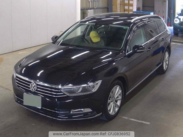 volkswagen passat-variant 2018 quick_quick_LDA-3CDFC_WVWZZZ3CZJE107478 image 1