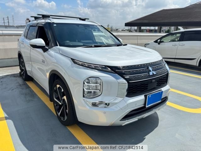 mitsubishi outlander-phev 2023 CFJ1842514 image 1