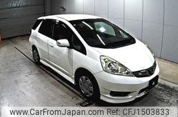 honda fit-shuttle 2013 CFJ1503833