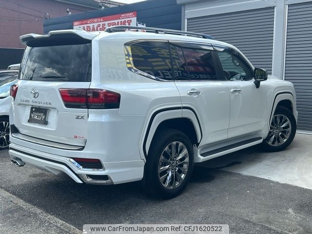 toyota land-cruiser-wagon 2024 CFJ1620522 image 2