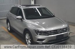 volkswagen tiguan 2018 -VOLKSWAGEN--VW Tiguan WVGZZZ5NZJW874878---VOLKSWAGEN--VW Tiguan WVGZZZ5NZJW874878-