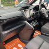 toyota voxy 2018 quick_quick_DAA-ZWR80W_ZWR80-0367544 image 11