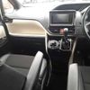 toyota noah 2018 CFJ1715246 image 10