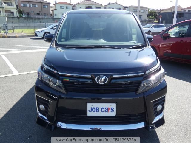 toyota voxy 2015 CFJ1798756 image 1