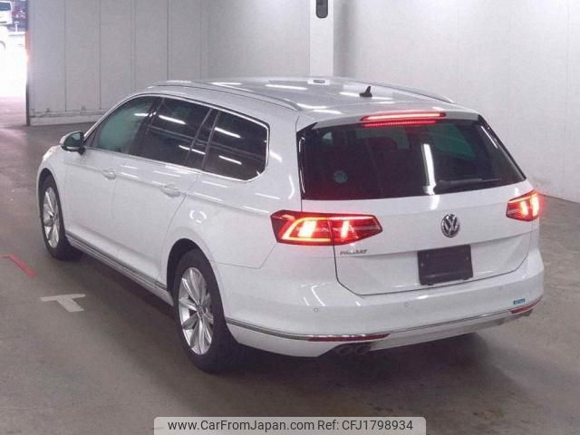 volkswagen passat-variant 2018 CFJ1798934 image 2