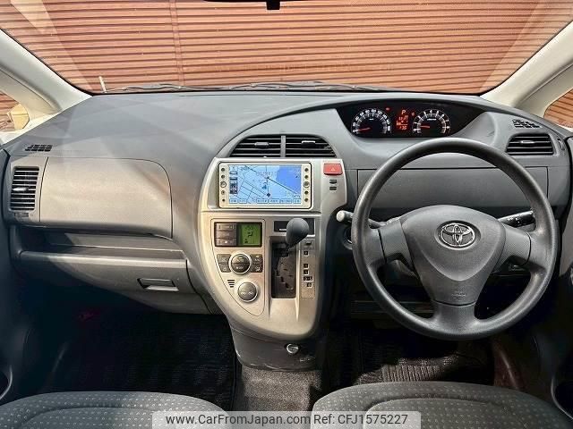 toyota ractis 2010 CFJ1575227 image 2