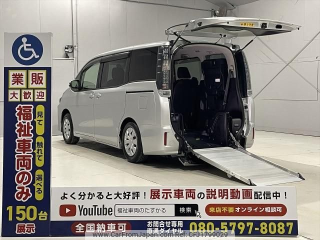 toyota voxy 2014 CFJ1799029 image 1