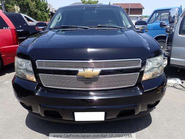 chevrolet avalanche 2017 GOO_NET_EXCHANGE_0705372A30180524W002 image 2