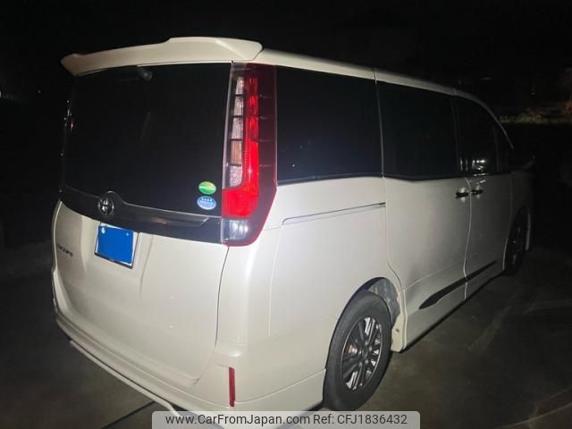 toyota esquire 2016 CFJ1836432 image 2