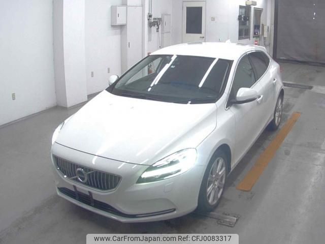 volvo v40 2017 quick_quick_DBA-MB4154T_WV1MV2920J2444503 image 1