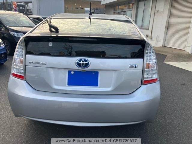 toyota prius 2011 CFJ1720617 image 2