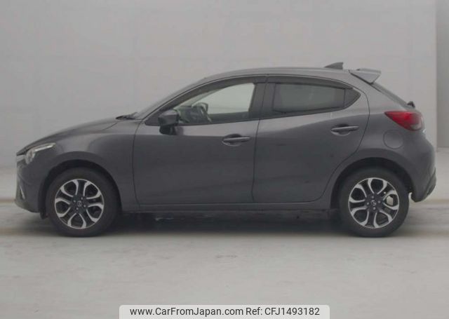mazda demio 2017 CFJ1493182 image 2