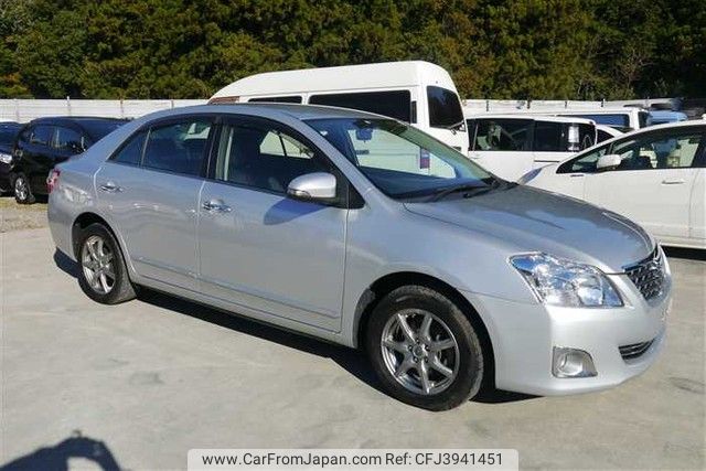 Toyota premio 2013