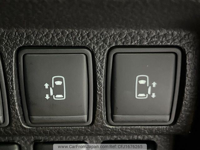 nissan elgrand 2018 CFJ1676265 image 2