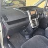 toyota voxy 2010 CFJ1839743 image 12