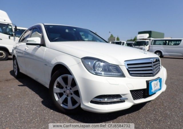 mercedes-benz c-class 2011 REALMOTOR_N2023050075HD-10 image 2