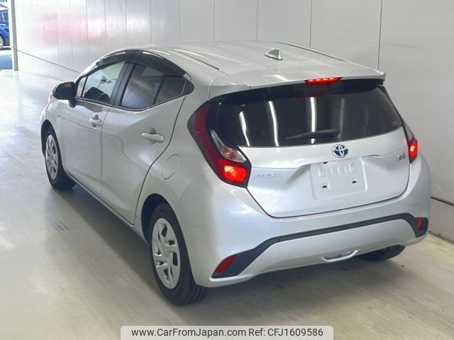 toyota aqua 2022 CFJ1609586 image 2