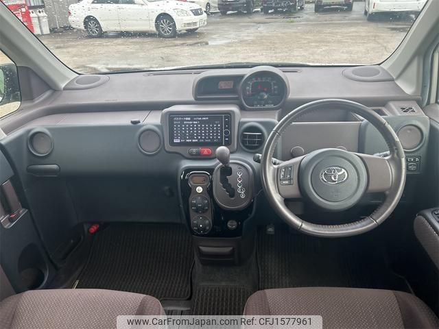 toyota porte 2013 CFJ1577961 image 2