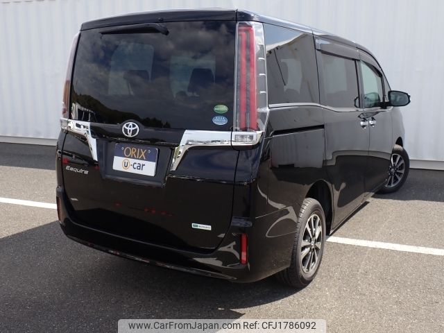 toyota esquire 2018 CFJ1786092 image 2