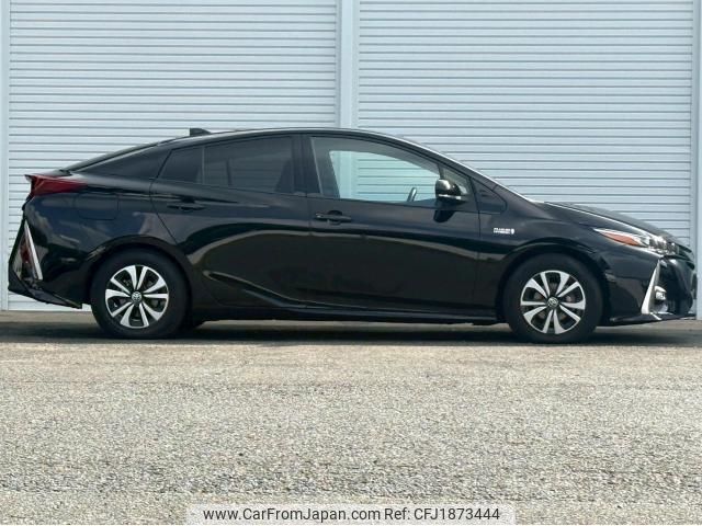toyota prius-phv 2017 CFJ1873444 image 2