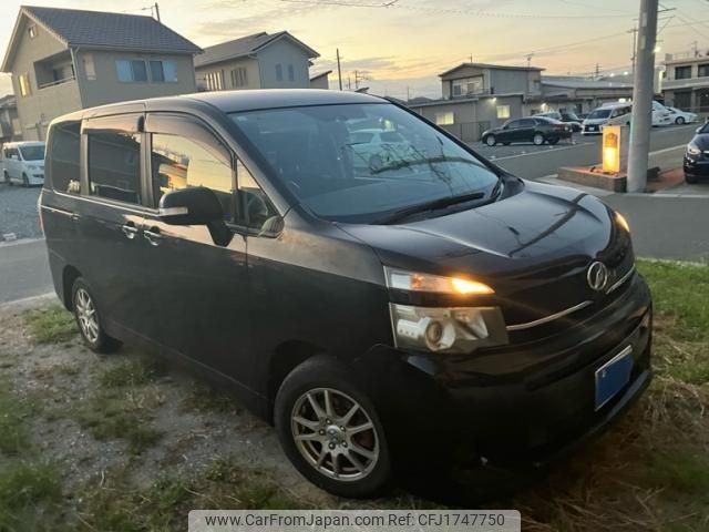 toyota voxy 2010 CFJ1747750 image 1