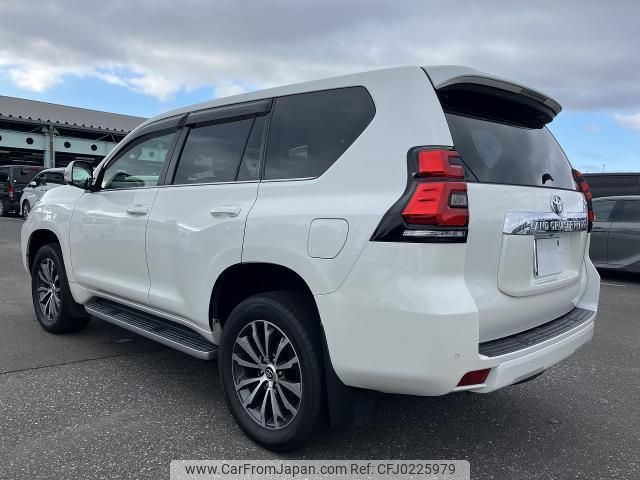 toyota land-cruiser-prado 2018 quick_quick_LDA-GDJ151W_GDJ151-0005880 image 2