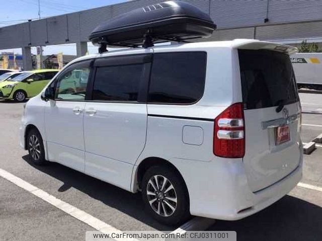 toyota noah 2013 TE3435 image 2