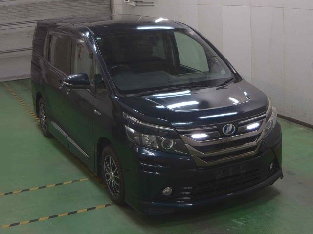 2014 Toyota Voxy ZWR80G - Car Price $8,116