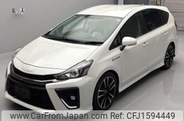toyota prius-α 2016 CFJ1594449