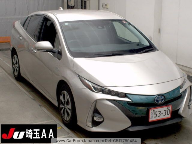 toyota prius-phv 2018 CFJ1780454 image 1