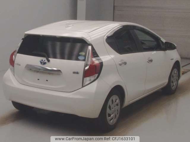 toyota aqua 2016 CFJ1633101 image 2