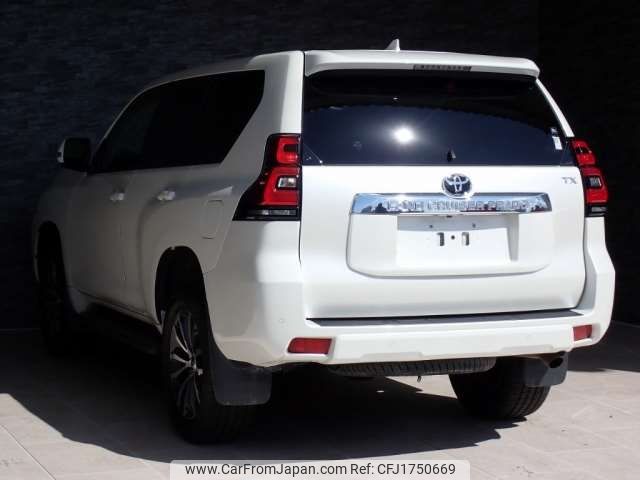 toyota land-cruiser-prado 2019 CFJ1750669 image 2